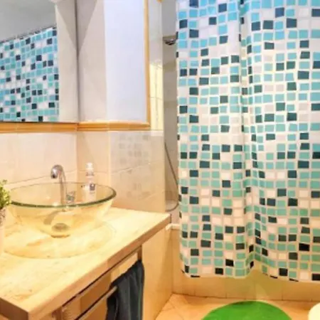Cheap & Chic Homestay Malaga